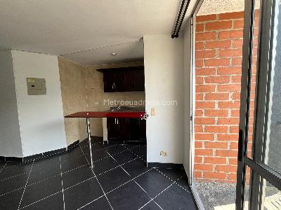 Apartamento de 3 alcobas en venta en Sabaneta, Sabaneta, 58 m² · foto 6 de 19