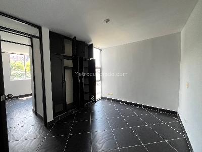 Apartamento de 3 alcobas en venta en Sabaneta, Sabaneta, 58 m² · foto 13 de 19