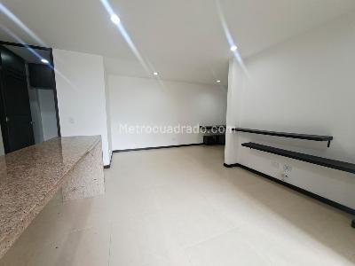 Apartamento de 3 alcobas en arriendo en Las Lomas, Medellín, 70 m² · foto 3 de 12