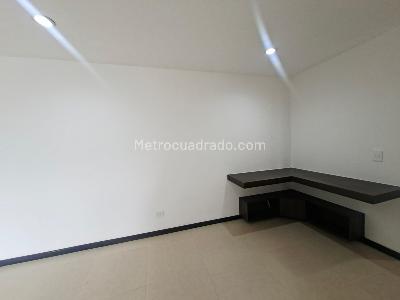Apartamento de 3 alcobas en arriendo en Las Lomas, Medellín, 70 m² · foto 4 de 12