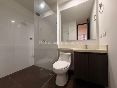 Apartamento de 3 alcobas en venta en Altos Del Poblado, Medellín, 67 m² · foto 10 de 13