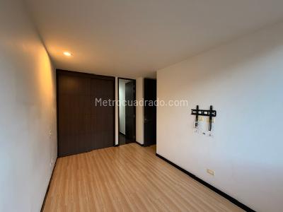 Apartamento de 3 alcobas en venta en Altos Del Poblado, Medellín, 67 m² · foto 11 de 13