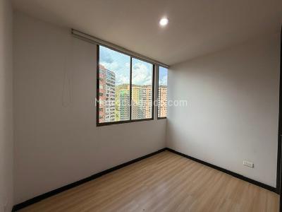 Apartamento de 3 alcobas en venta en Altos Del Poblado, Medellín, 67 m² · foto 7 de 13