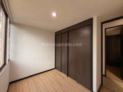 Apartamento de 3 alcobas en venta en Altos Del Poblado, Medellín, 67 m² · foto 8 de 13