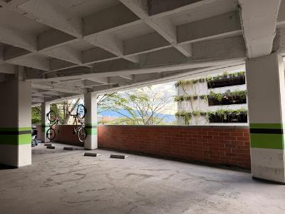 Apartamento de 3 alcobas en venta en Altos Del Poblado, Medellín, 67 m² · foto 9 de 13