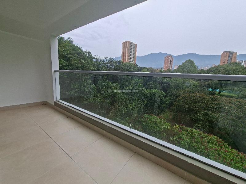 Modern 2BR Apartment in Suramérica - 2