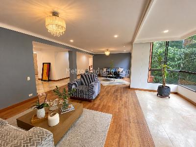 Apartamento de 3 alcobas en arriendo en Los Balsos, Medellín, 220 m² · foto 1 de 20