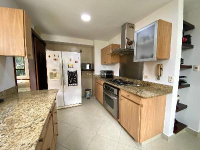 Apartamento de 3 alcobas en arriendo en Los Balsos, Medellín, 220 m² · foto 11 de 20