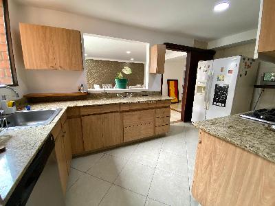 Apartamento de 3 alcobas en arriendo en Los Balsos, Medellín, 220 m² · foto 13 de 20
