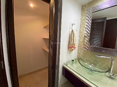 Apartamento de 3 alcobas en arriendo en Los Balsos, Medellín, 220 m² · foto 15 de 20