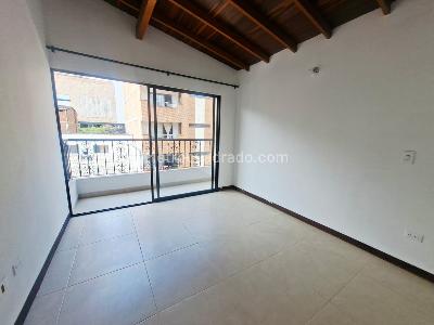 Casa de 3 alcobas en arriendo en El Trianon, Envigado, 80 m² · foto 3 de 14