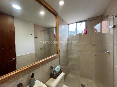 Apartamento de 3 alcobas en arriendo en Las Lomas, Medellín, 104 m² · foto 18 de 20