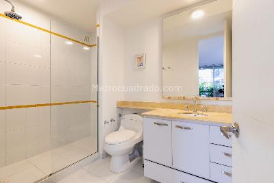 Apartamento de 1 alcoba en arriendo en Lalinde, Medellín, 76 m² · foto 19 de 20