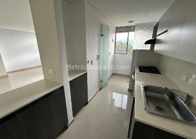 Apartamento de 2 alcobas en arriendo en El Esmeraldal, Envigado, 76 m² · foto 2 de 13