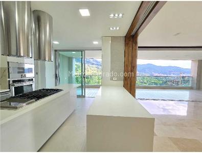 Apartamento de 3 alcobas en arriendo en San Lucas, Medellín, 330 m² · foto 2 de 13