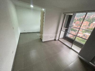 Apartamento de 3 alcobas en arriendo en Loma De Los Bernal, Medellín, 50 m² · foto 2 de 16