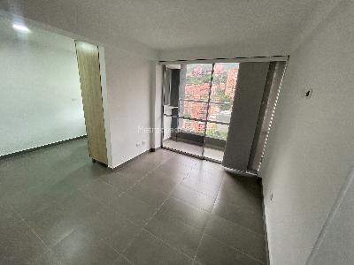 Apartamento de 3 alcobas en arriendo en Loma De Los Bernal, Medellín, 50 m² · foto 3 de 16