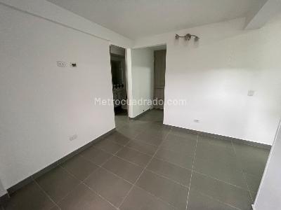 Apartamento de 3 alcobas en arriendo en Loma De Los Bernal, Medellín, 50 m² · foto 4 de 16