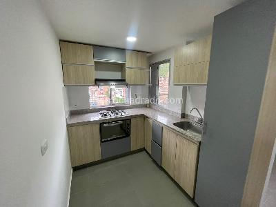 Apartamento de 3 alcobas en arriendo en Loma De Los Bernal, Medellín, 50 m² · foto 6 de 16