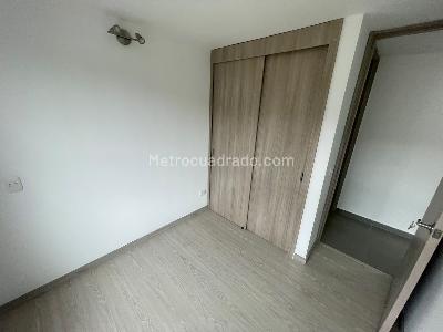 Apartamento de 3 alcobas en arriendo en Loma De Los Bernal, Medellín, 50 m² · foto 11 de 16