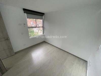 Apartamento de 3 alcobas en arriendo en Loma De Los Bernal, Medellín, 50 m² · foto 12 de 16