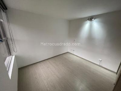 Apartamento de 3 alcobas en arriendo en Loma De Los Bernal, Medellín, 50 m² · foto 13 de 16