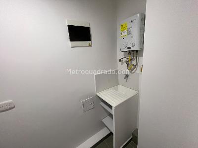 Apartamento de 3 alcobas en arriendo en Loma De Los Bernal, Medellín, 50 m² · foto 16 de 16