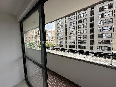 Apartamento de 3 alcobas en venta en Calasanz Parte Alta, Medellín, 58 m² · foto 2 de 20