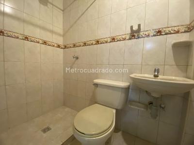Apartamento de 3 alcobas en arriendo en San Bernardo, Medellín, 60 m² · foto 3 de 11