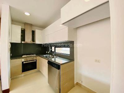 Apartamento de 3 alcobas en arriendo en Chico Norte, Bogotá, 128 m² · foto 3 de 12