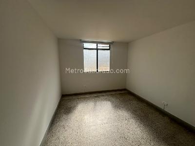 Apartamento de 3 alcobas en arriendo en Las Acacias, Medellín, 126 m² · foto 8 de 16