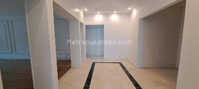 Apartamento de 3 alcobas en venta en Altos Del Poblado, Medellín, 296 m² · foto 3 de 20