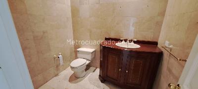 Apartamento de 3 alcobas en venta en Altos Del Poblado, Medellín, 296 m² · foto 8 de 20
