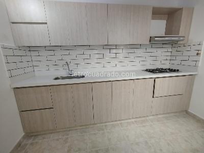 Casa de 3 alcobas en arriendo en Sabaneta, Sabaneta, 65 m² · foto 2 de 14