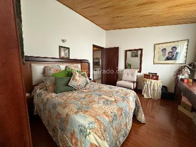 Casa de 4 alcobas en venta en El Pinar, Bogotá, 240 m² · foto 4 de 13