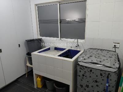 Casa de 5 alcobas en venta en Cn Lagos Del Penon, Girardot, 508 m² · foto 16 de 20
