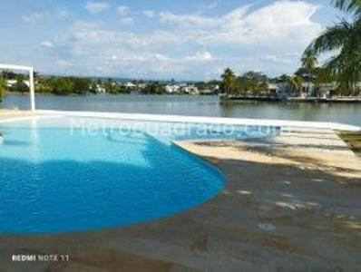 Casa de 5 alcobas en venta en Cn Lagos Del Penon, Girardot, 508 m² · foto 4 de 20