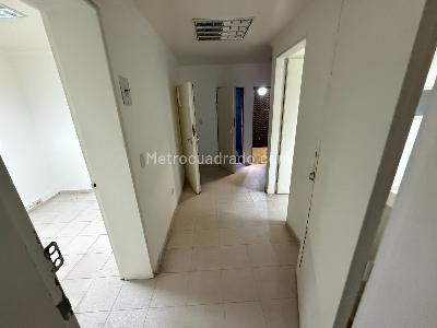 Casa de 5 alcobas en venta en Chapinero Alto Emaus, Bogotá, 876 m² · foto 8 de 19