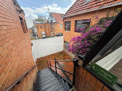 Casa de 5 alcobas en venta en Chapinero Alto Emaus, Bogotá, 876 m² · foto 10 de 19