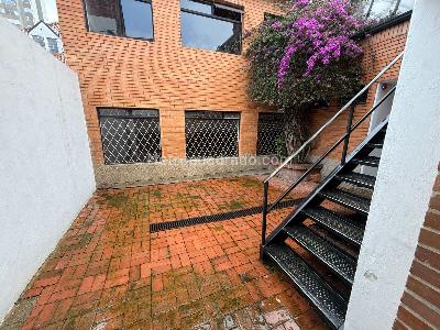 Casa de 5 alcobas en venta en Chapinero Alto Emaus, Bogotá, 876 m² · foto 11 de 19