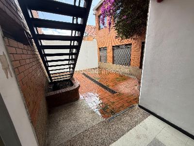 Casa de 5 alcobas en venta en Chapinero Alto Emaus, Bogotá, 876 m² · foto 14 de 19