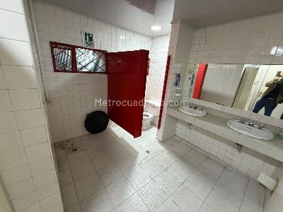 Casa de 5 alcobas en venta en Chapinero Alto Emaus, Bogotá, 876 m² · foto 3 de 19