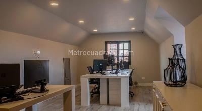 Casa de 5 alcobas en venta en Chapinero Alto Emaus, Bogotá, 526 m² · foto 9 de 20