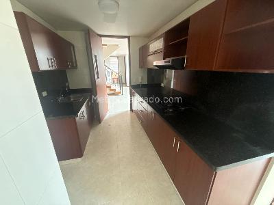Apartamento de 5 alcobas en venta en Mazuren Colina, Bogotá, 216 m² · foto 3 de 20