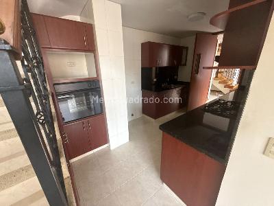 Apartamento de 5 alcobas en venta en Mazuren Colina, Bogotá, 216 m² · foto 2 de 20