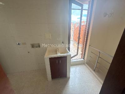 Apartamento de 5 alcobas en venta en Mazuren Colina, Bogotá, 216 m² · foto 18 de 20