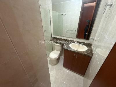Apartamento de 5 alcobas en venta en Mazuren Colina, Bogotá, 216 m² · foto 5 de 20