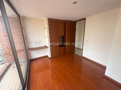 Apartamento de 5 alcobas en venta en Mazuren Colina, Bogotá, 216 m² · foto 10 de 20
