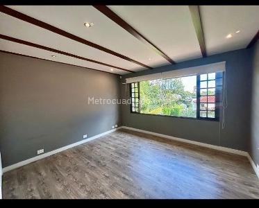 Casa de 4 alcobas en venta en Santa Ana Oriental, Bogotá, 550 m² · foto 10 de 15