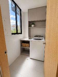 Apartamento de 2 alcobas en venta en Chapinero Alto Emaus, Bogotá, 73 m² · foto 3 de 12